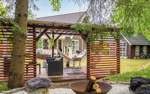 Myrra: Holz, Hütte, Dach, Haus, Garten, Zuhause, Möbel, Hinterhof, Gartenmöbel