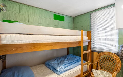 Myra - 100M from the Sea: Bett, Schlafzimmer, Flooring, Holz, Fussboden, Interior Design, Möbel, Decke, Bettdecke, Bedding