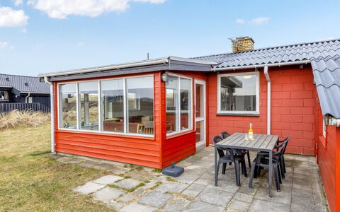 Myra - 100M from the Sea: Dach, Haus, Zuhause, Hütte, Tür, Abstellgleis, Estate, Rasen, Garten, Veranda