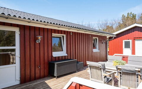Ulfsten - 2Km from the Sea: Holz, Holzbeize, Hartholz, Tür, Deck, Planke, Schatten, Design, Holz, Abstellgleis