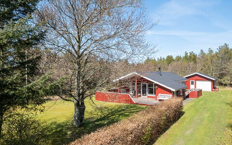 Ulfsten - 2Km from the Sea: Haus, Zuhause, Hütte, Estate, Rasen, Bauernhaus, Landscaping, Garten, Garten, Auffahrt