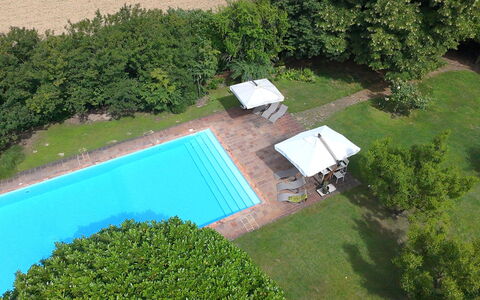Villa Dorina: Schwimmbad, Resort, Freizeit, Gartenmöbel, Thermae, Garten, Schatten, Eco Hotel, Landscaping, Hazienda