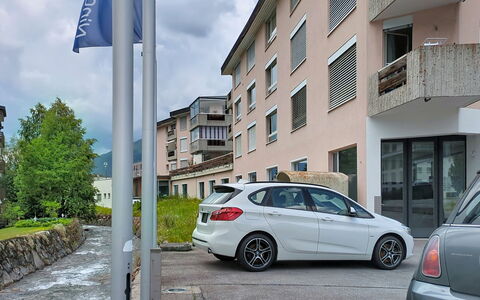 Flüela Lounge: Wohnung, Die Architektur, Wohngebiet, Eigentumswohnung, Verbundwerkstoff, Urban Design, Balkon, Mischnutzung, Schatten