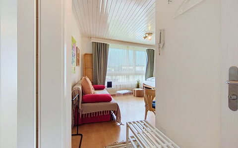 Flüela Lounge: Wohnung, Die Architektur, Wohngebiet, Eigentumswohnung, Verbundwerkstoff, Urban Design, Balkon, Mischnutzung, Schatten