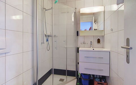 Flüela Lounge: Wohnung, Die Architektur, Wohngebiet, Eigentumswohnung, Verbundwerkstoff, Urban Design, Balkon, Mischnutzung, Schatten