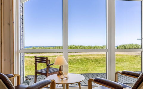 Amma - 15M from the Sea: Wohnung, Die Architektur, Wohngebiet, Eigentumswohnung, Verbundwerkstoff, Urban Design, Balkon, Mischnutzung, Schatten