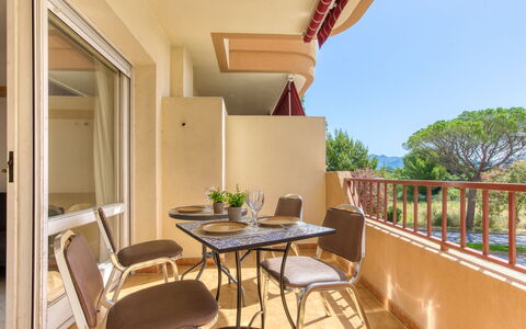 Nice: Wohnung, Die Architektur, Wohngebiet, Eigentumswohnung, Verbundwerkstoff, Urban Design, Balkon, Mischnutzung, Schatten