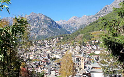 Bormio 37: Wohnung, Die Architektur, Wohngebiet, Eigentumswohnung, Verbundwerkstoff, Urban Design, Balkon, Mischnutzung, Schatten