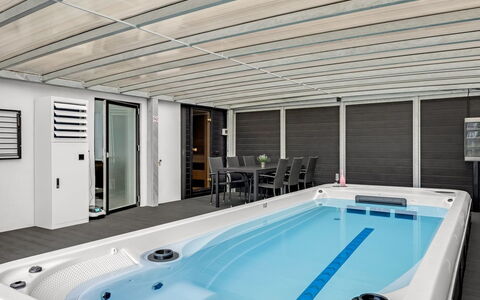 Gundula - 1.3Km from the Sea: Armatur, Schwimmbad, Design, Deck, Aluminium, Jacuzzi, Gartenmöbel, Badewanne, Hotel