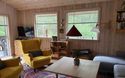 Laris - from the Sea: Möbel, Flooring, Interior Design, Fussboden, Holz, Wohnzimmer, Zimmer, Zuhause, Couch, Beleuchtung