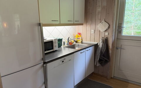Laris - from the Sea: Küchengerät, Küche, Countertop, Spüle, Flooring, Cabinetry, Major Appliance, Holz, Möbel, Interior Design