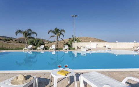 Antica Cascina 191: Schwimmbad, Resort, Hotel, Freizeitzentrum