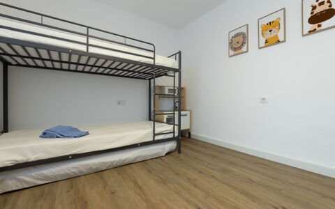 Rosa Dels Vents: Etagenbett, Flooring, Fussboden, Holz, Interior Design, Schlafzimmer, Möbel, Bett, Bettrahmen, Zimmer