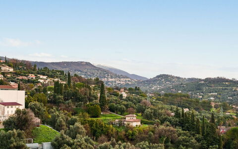 Grasse 613: Gebäude, Wand, Fenster, Wohngebiet, Nachbarschaft, Fassade, Haus, \Stadt, Zuhause, Balkon