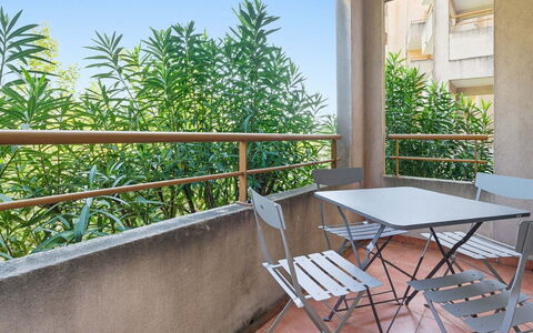 Virginia: Möbel, Gartenmöbel, Stuhl, Tisch Im Freien, Balkon, Holzbeize, Hartholz, Schatten, Küche & Esszimmer Tisch, Garten