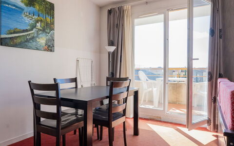 Grasse 616: Gebäude, Wand, Fenster, Wohngebiet, Nachbarschaft, Fassade, Haus, \Stadt, Zuhause, Balkon
