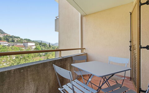 Grasse 642: Gebäude, Wand, Fenster, Wohngebiet, Nachbarschaft, Fassade, Haus, \Stadt, Zuhause, Balkon