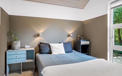 Ozrenka - from the Sea: Bett, Interior Design, Möbel, Schlafzimmer, Bedding, Bettdecke, Flooring, Wand, Fussboden, Decke