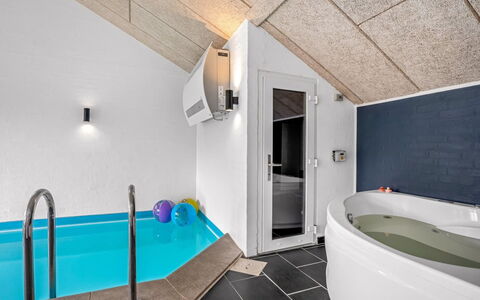 Ozrenka - from the Sea: Armatur, Flooring, Fussboden, Interior Design, Decke, Badewanne, Verbundwerkstoff, Installation, Badezimmer, Zimmer