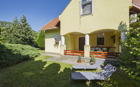 Times: Wohngebiet, Abstellgleis, Schiebefenster, Zaun, Balkon, Auffahrt, Home Fechten, Tor