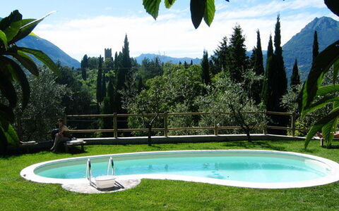 Robilant: Schwimmbad, Resort, Gartenmöbel, Freizeit, Garten, Schatten, Eco Hotel, Hinterhof, Hazienda, Landscaping