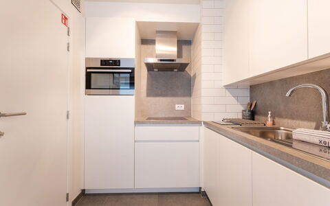 Cosy @ Sea: Küche, Countertop, Interior Design, Flooring, Küchengerät, Holz, Major Appliance, Fussboden, Cabinetry, Decke
