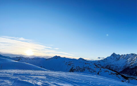 Ferienwohnung Enz: Himmel, Blau, Bergforms, Berg, Schnee, Winter, Sonne, Gebirge, Terrain, Glazialmorphologie