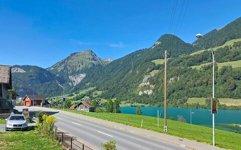 Ferienwohnung Enzian: Bergforms, Berg, Hügel, Hochland, Gebirge, Landschaft, Bergstation, Senke, Durchgangsstrasse, Autobahn