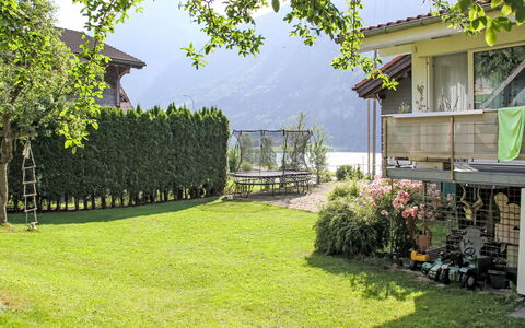 Ferienwohnung Enz: Grün, Strauch, Grundstueck, Zuhause, Garten, Rasen, Ground, Hütte