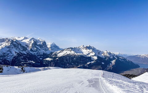 Ferienwohnung Enz: Berg, Schnee, Himmel, Blau, Bergforms, Winter, Gebirge, Glazialmorphologie, Terrain, Hügel