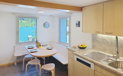 Ferienwohnung Enzian: Interior Design, Flooring, Countertop, Holz, Möbel, Decke, Fussboden, Sinken, Küche, Zimmer