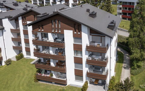 Casa Curnera 8: Wohngebiet, Wohnung, Eigentumswohnung, Schnee, Winter, Bergdorf, Glazialmorphologie, Balkon, Alpen