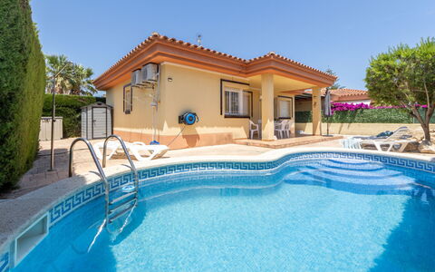 Lisa: Schwimmbad, Freizeit, Resort, Urlaub, Gartenmöbel, Villa, Eco Hotel, Estate, Hazienda, Hotel