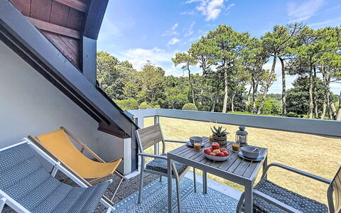Les Terrasses du Port: Balkon, Deck, Schatten, Stuhl, Gartenmöbel, Geländer, Hartholz, Eco Hotel, Villa
