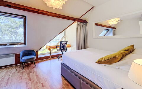 Les Terrasses du Port: Interior Design, Holz, Flooring, Möbel, Fussboden, Decke, Schlafzimmer, Beleuchtung, Bett, Zimmer