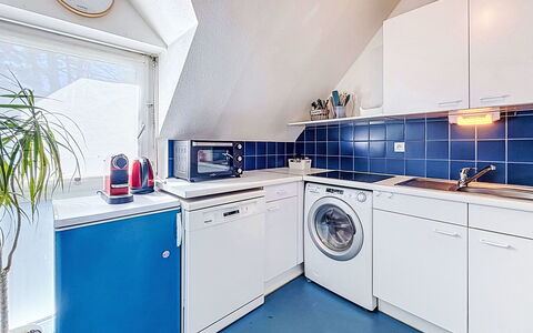 Les Terrasses du Port: Flooring, Fussboden, Major Appliance, Waschmaschine, Wäschetrockner, Wäschekammer, Fliese, Küchengerät, Aluminium, Küche
