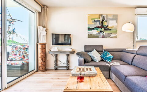 Alturan: Möbel, Küche & Esszimmer Tisch, Stuhl, Fussboden, Meer, Balkon, Ozean, Resort, Eco Hotel, Esszimmer