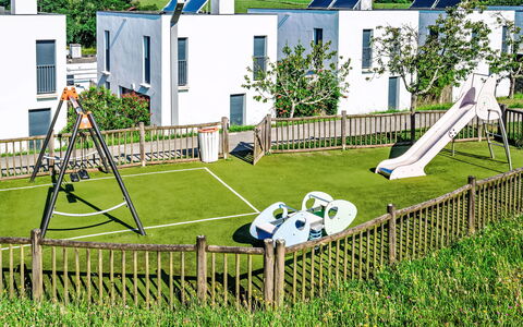 Alturan: Möbel, Küche & Esszimmer Tisch, Stuhl, Fussboden, Meer, Balkon, Ozean, Resort, Eco Hotel, Esszimmer