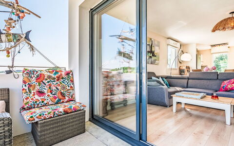 Alturan: Möbel, Küche & Esszimmer Tisch, Stuhl, Fussboden, Meer, Balkon, Ozean, Resort, Eco Hotel, Esszimmer