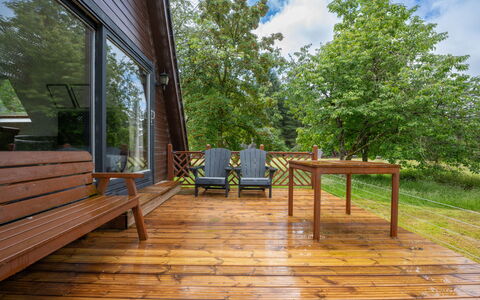 Loch Oich View (Lodge 6): Holzboden, Holz, Hartholz, Planke, Deck, Holzbeize, Veranda, Hütte, Promenade, Natürliches Material
