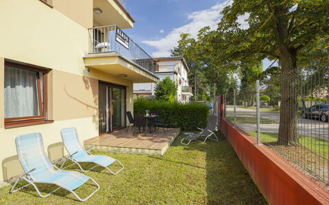 Patti 1: Möbel, Küche & Esszimmer Tisch, Stuhl, Fussboden, Meer, Balkon, Ozean, Resort, Eco Hotel, Esszimmer