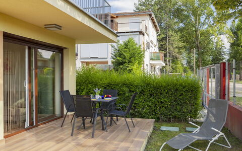 Patti 1: Möbel, Küche & Esszimmer Tisch, Stuhl, Fussboden, Meer, Balkon, Ozean, Resort, Eco Hotel, Esszimmer