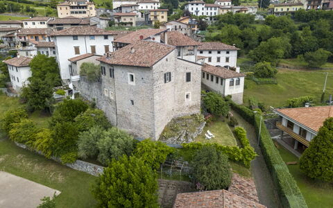 Casa Torre Il Castello: Möbel, Küche & Esszimmer Tisch, Stuhl, Fussboden, Meer, Balkon, Ozean, Resort, Eco Hotel, Esszimmer