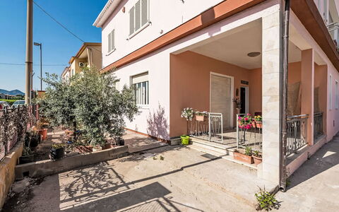 Villetta Luisa: Möbel, Küche & Esszimmer Tisch, Stuhl, Fussboden, Meer, Balkon, Ozean, Resort, Eco Hotel, Esszimmer