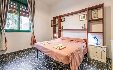 Villetta Luisa: Möbel, Küche & Esszimmer Tisch, Stuhl, Fussboden, Meer, Balkon, Ozean, Resort, Eco Hotel, Esszimmer