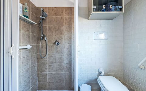 Villetta Luisa: Möbel, Küche & Esszimmer Tisch, Stuhl, Fussboden, Meer, Balkon, Ozean, Resort, Eco Hotel, Esszimmer