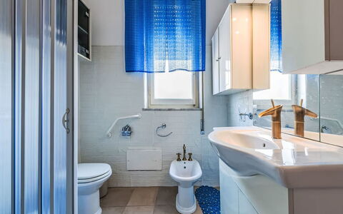 Villetta Luisa: Möbel, Küche & Esszimmer Tisch, Stuhl, Fussboden, Meer, Balkon, Ozean, Resort, Eco Hotel, Esszimmer