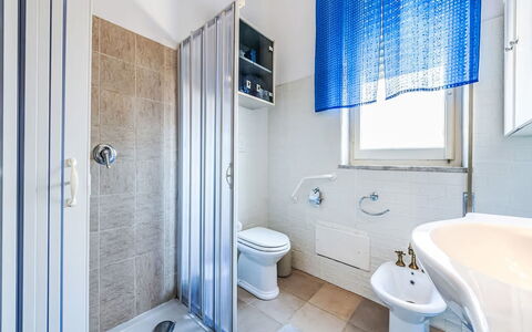 Villetta Luisa: Möbel, Küche & Esszimmer Tisch, Stuhl, Fussboden, Meer, Balkon, Ozean, Resort, Eco Hotel, Esszimmer