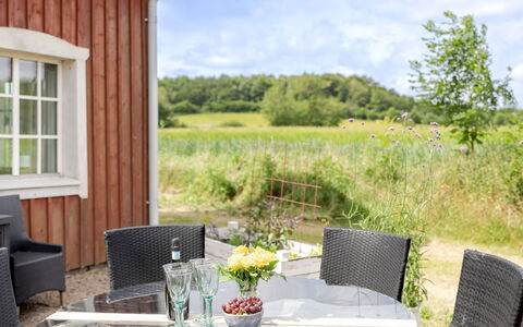 Onsjö: Möbel, Küche & Esszimmer Tisch, Stuhl, Fussboden, Meer, Balkon, Ozean, Resort, Eco Hotel, Esszimmer