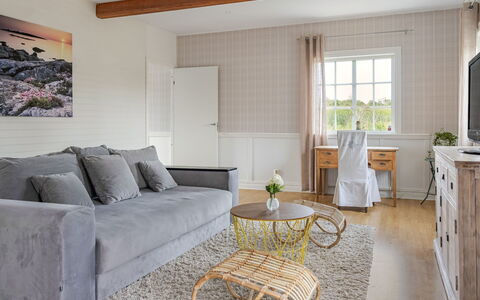 Onsjö: Möbel, Küche & Esszimmer Tisch, Stuhl, Fussboden, Meer, Balkon, Ozean, Resort, Eco Hotel, Esszimmer